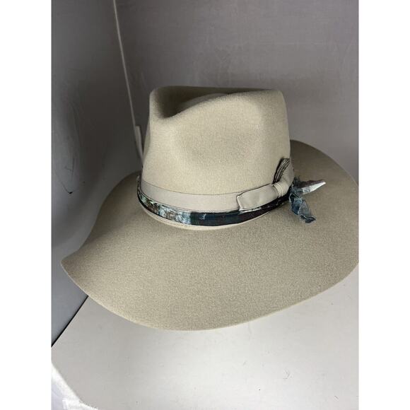 Free People Accessories - WYETH Free People Anthropologie BOHO FEATHER RANCHER HAT IN Cream